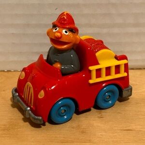 Vintage 1981 Hasbro Muppets Sesame Street Ernie in Fire Truck Die Cast Car